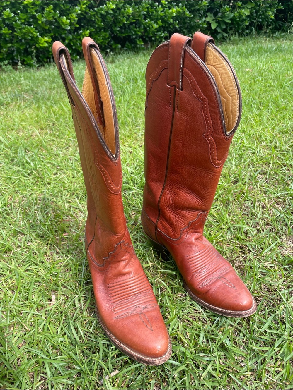 Women’s Brown 6 Justin Leather Western Cowboy Boots - Classic Pull-On Style